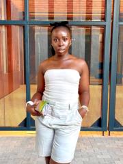 Laura Mbele