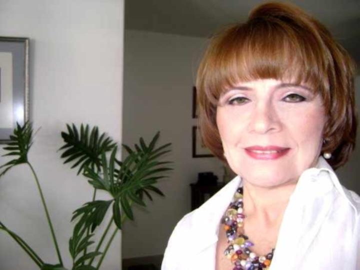 Maria Victoria González
