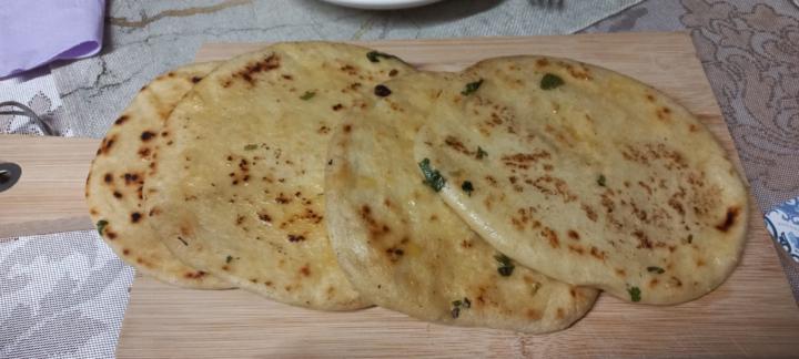 So what goes with Garlic Naan.....