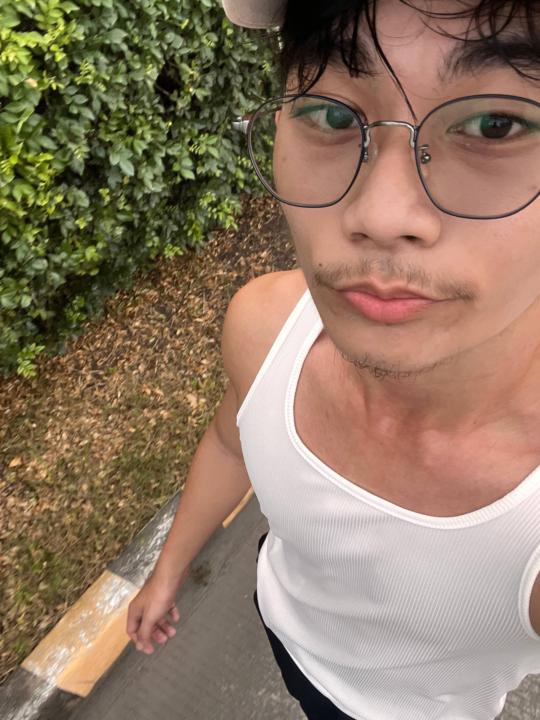 Hi I’m Aeon! Would love to learn about selling!