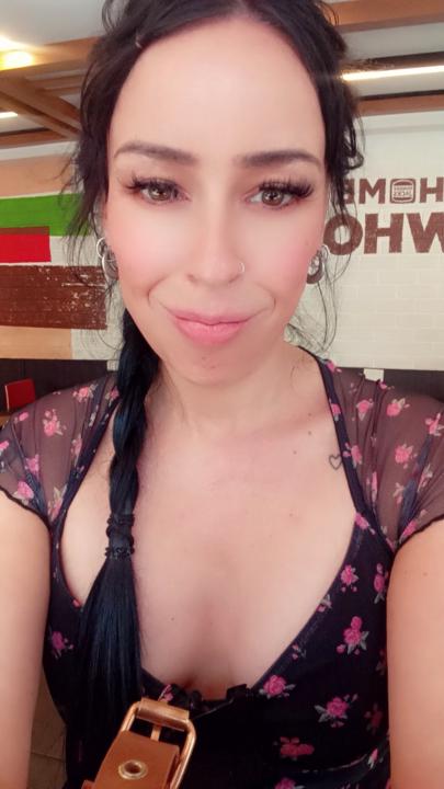 Lisa Bee