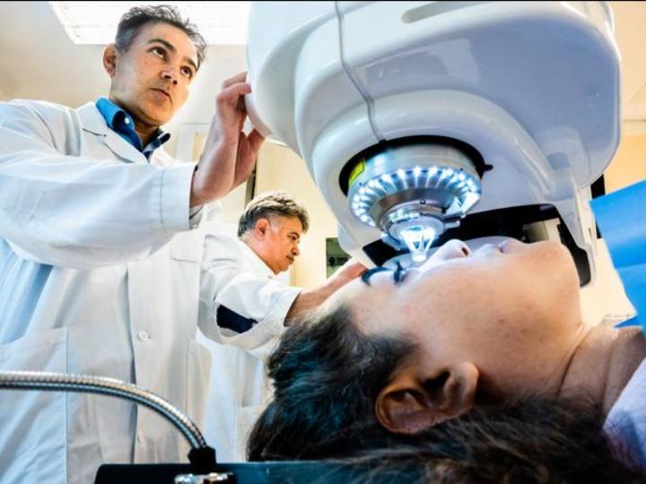  A Bioartificial Cornea Restores Sight to the Blind /// Une cornée bioartificielle rend la vue à des aveugles