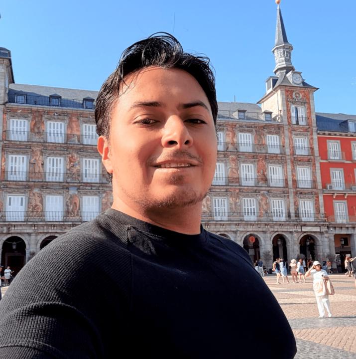 Oliver Lopez