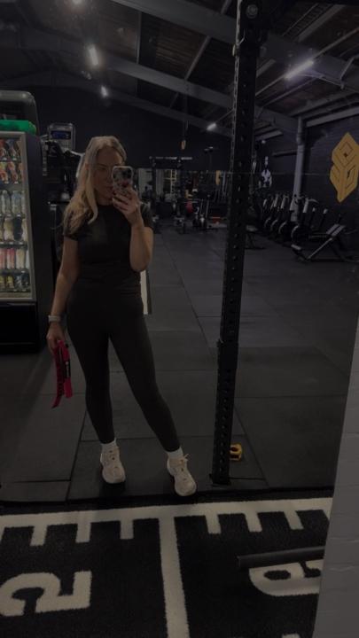 Laura Sinclair