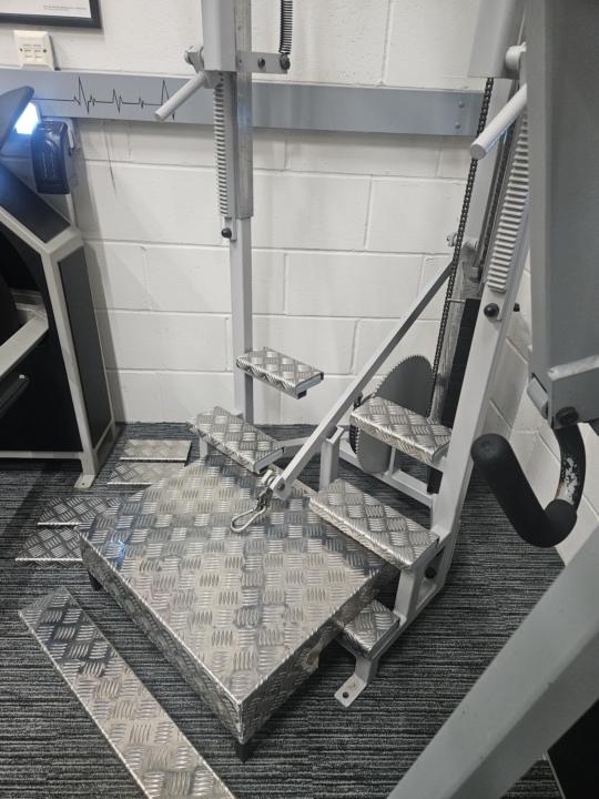Nautilus OME squat plate