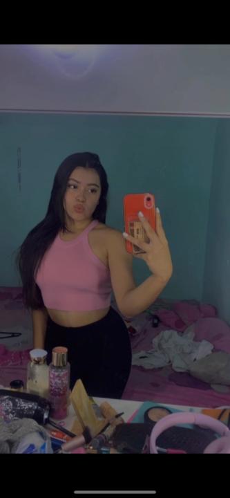 Naomi Flores