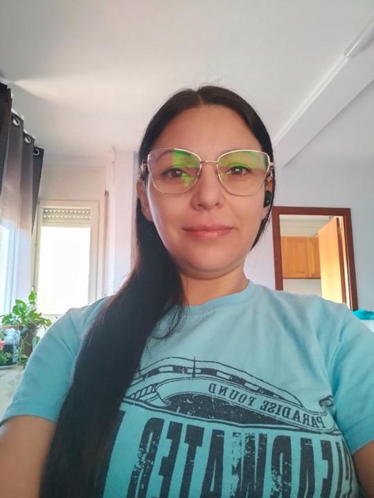 Cinthia L