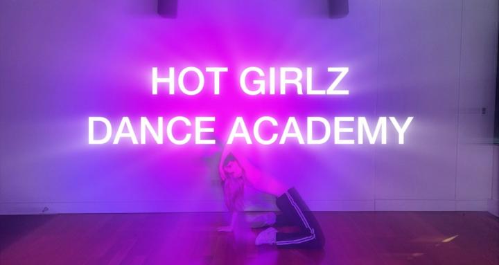 Hot girlz dance academy