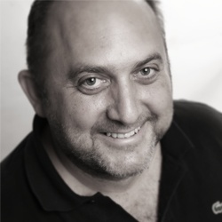 Oscar Mena