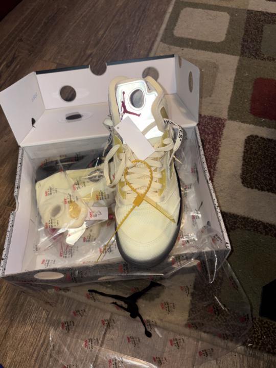 Off white 5