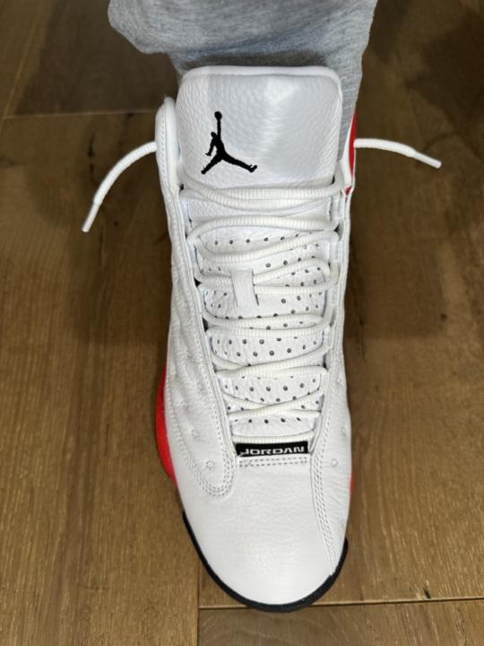 YO, HOW ARE WE LACING 13s THESE DAYS? 👟🔥 THE FACTORY-LACED LOOK IS WAY TOO TIGHT FOR ME! 😫🚫✨