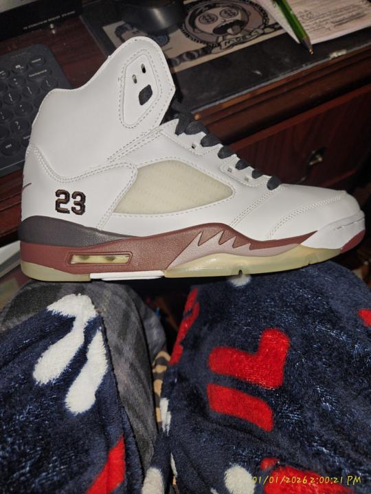 I'm on the late show but I got my A Ma 5s(Blk Collective)