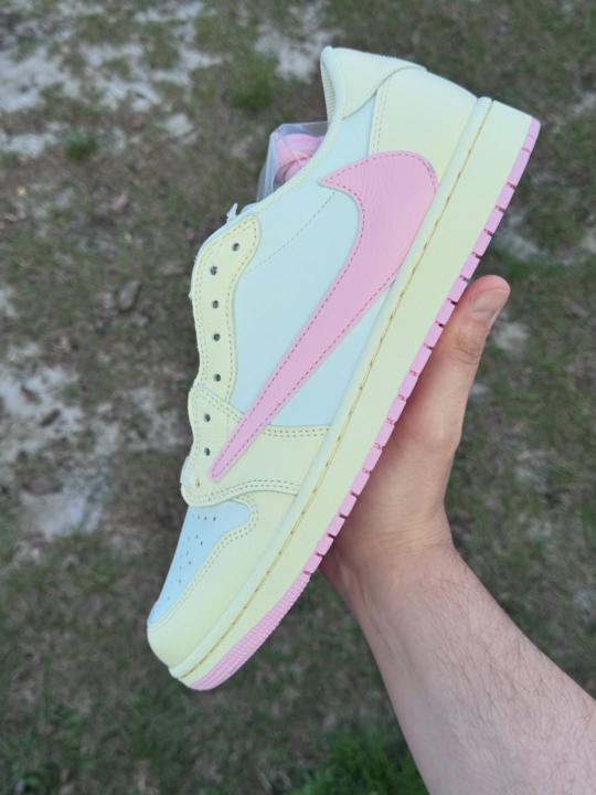 Travis Scott x AJ 1 Low “Shy Pink”