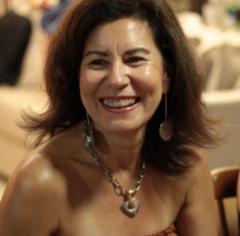 Maria Lucia Oliveira