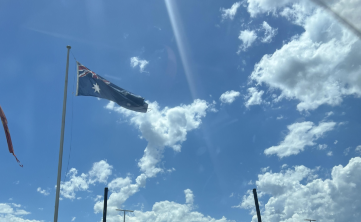 BABY DRAGON IN THE SKY 🐉