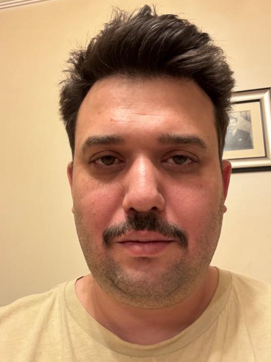 Emre Hola