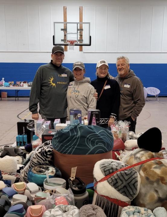 Who knew sorting toys could be this fun?! 🎁✨