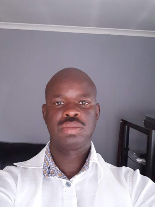 Elliot Menwe
