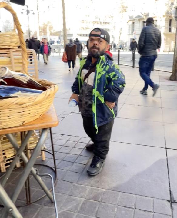 sexy French dwarf