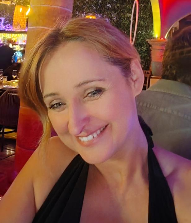 Tania Hegeduess