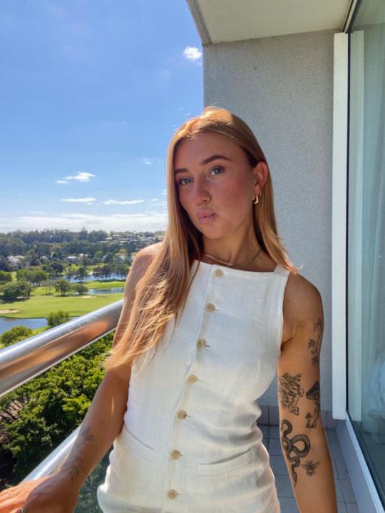 Holly Lomas