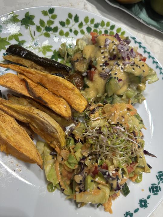 Perfect transition meal 💚🍠🍅