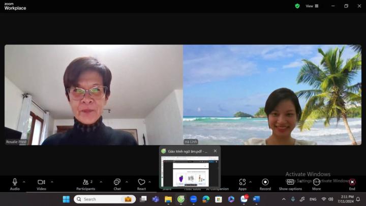 LÀM THẾ NÀO ĐỂ "CHẠM" VÀO HỌC VIÊN ẤM ÁP THÔNG QUA MỘT CHIẾC MÀN HÌNH LẠNH LẼO?