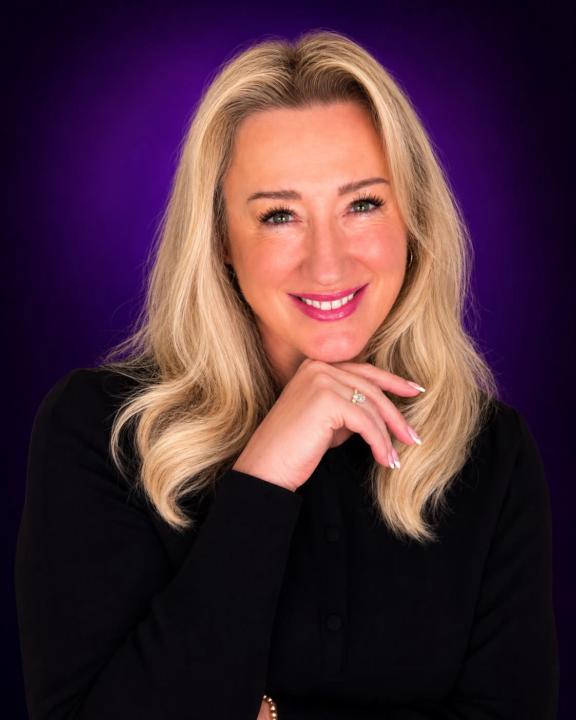 🎤 A Big Hollywood Welcome to Danielle Drew! 🌟
