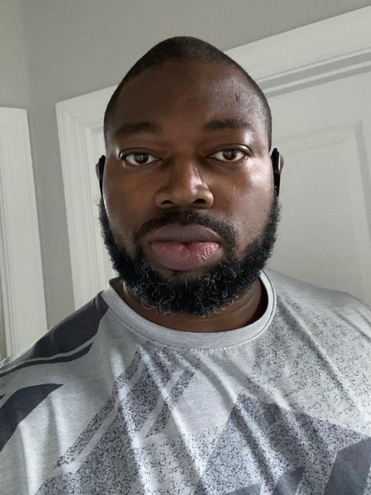 Maxwell Ezonnaebi
