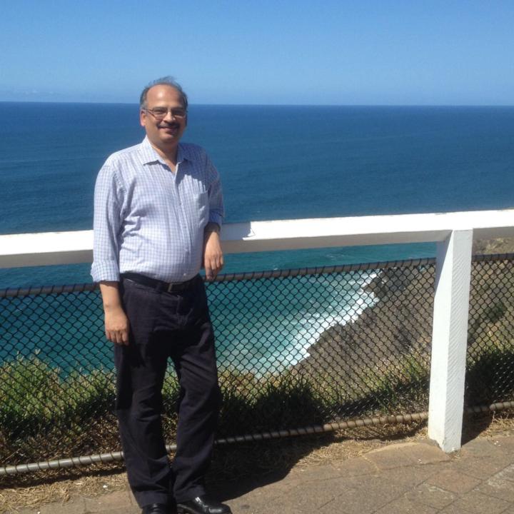 Dr Ajay Komandur