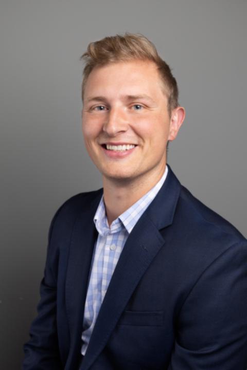 Larsen Holyoak