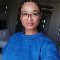 Evanthia Marais