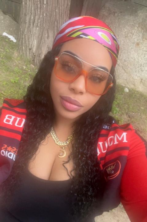 Chelle B
