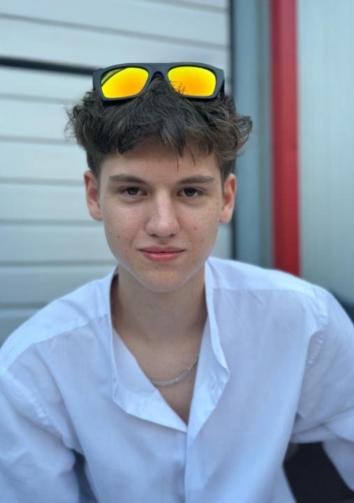 Karácsony Leon
