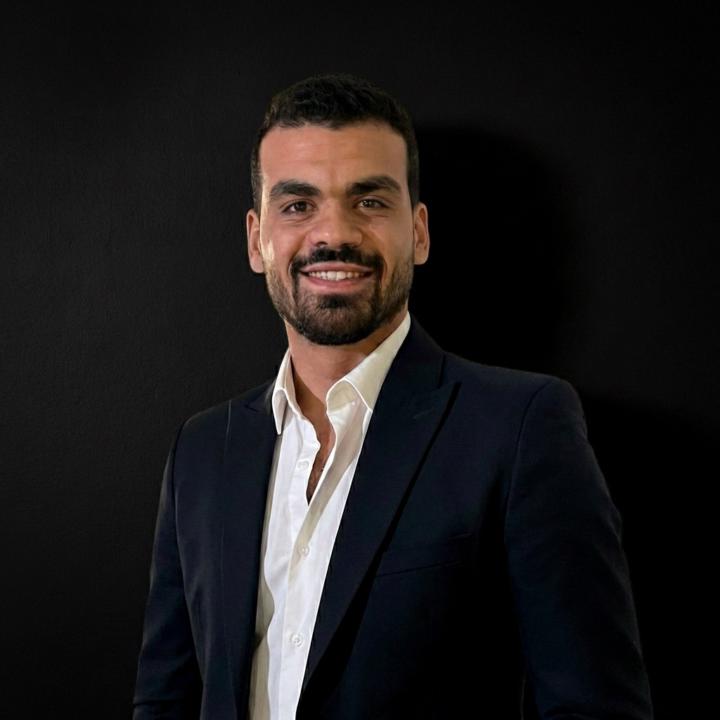Amr Hussien