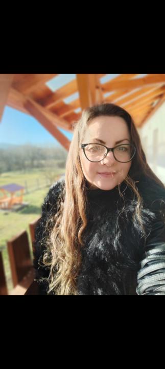 Liszek Gáborné Bató Nikoletta