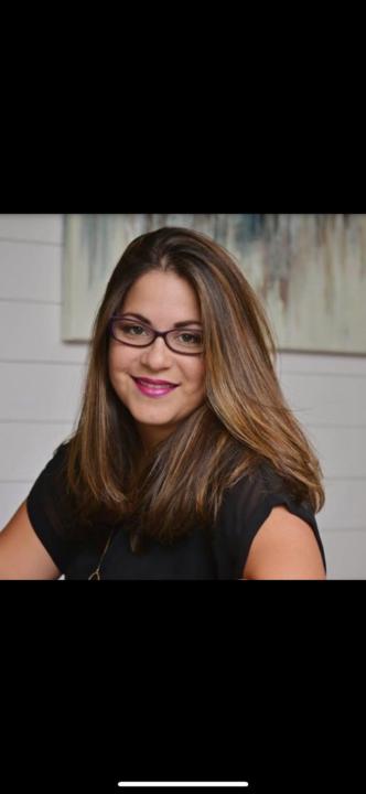 Lena Saldivia Jones