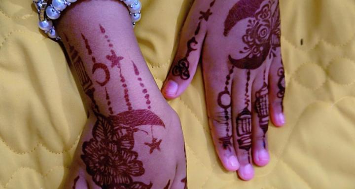 Rr Henna Artist