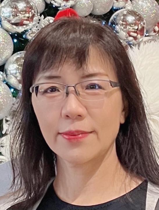 周 莉文