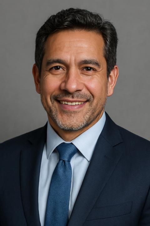 Luis Leon