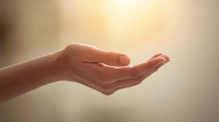 How to Recognise When Someone Might Be Struggling Emotionally