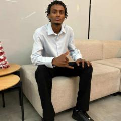 Nilton Gomes