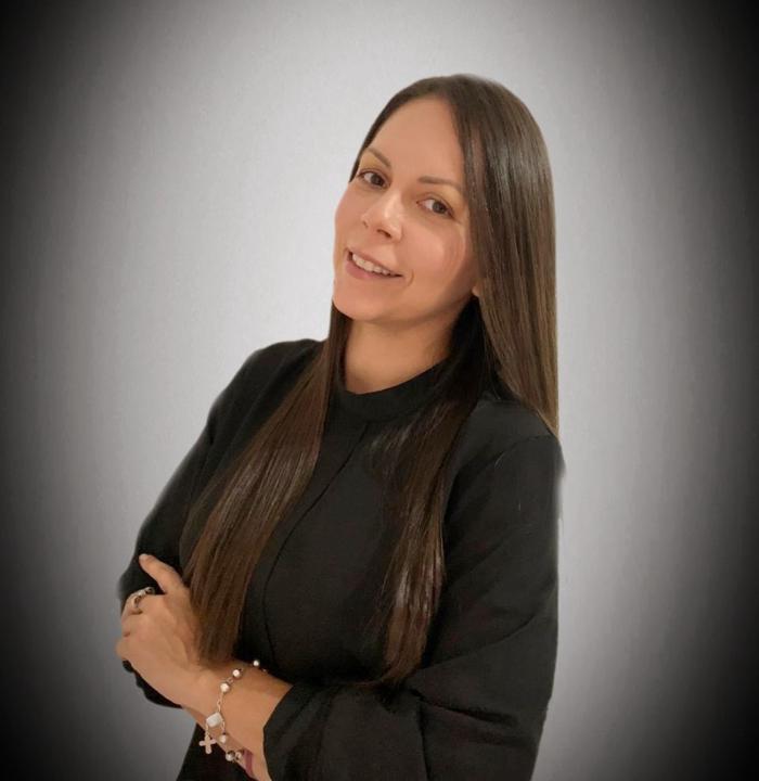 Ginger Izurieta León