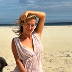 Annelle M
