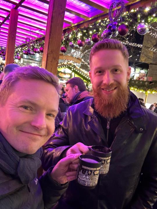 🌿✨ Lasst uns treffen – echte Verbindung, warmes Licht & gute Energie 🎄🤝