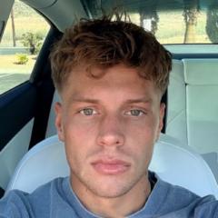 Davis Larsen