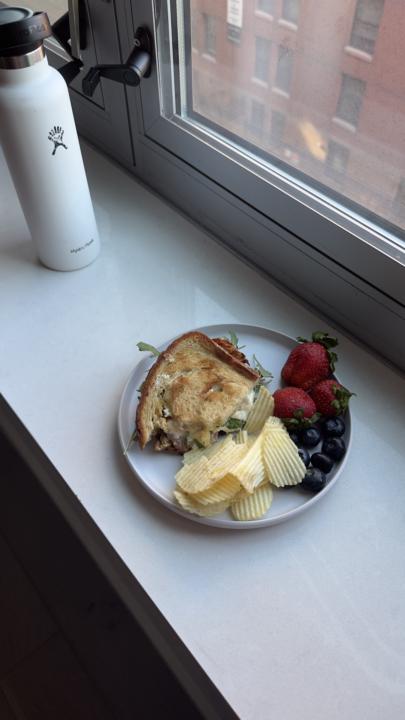 Turning a takeout sandwich into a balanced meal