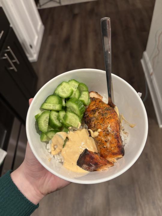 Salmon Cucumber “Sushi” bowl 🥒 