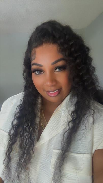 Nakenyia Davis