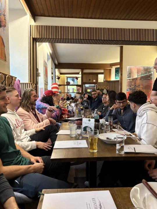 💯Hey peeps- I am now the skool IRL major for Vienna